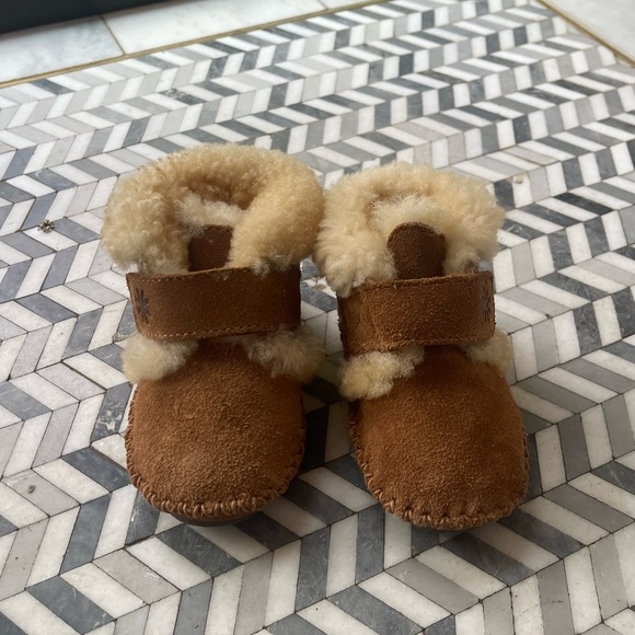 L.L. Bean Toddlers' Wicked Good Slippers - Picture 2 of 8